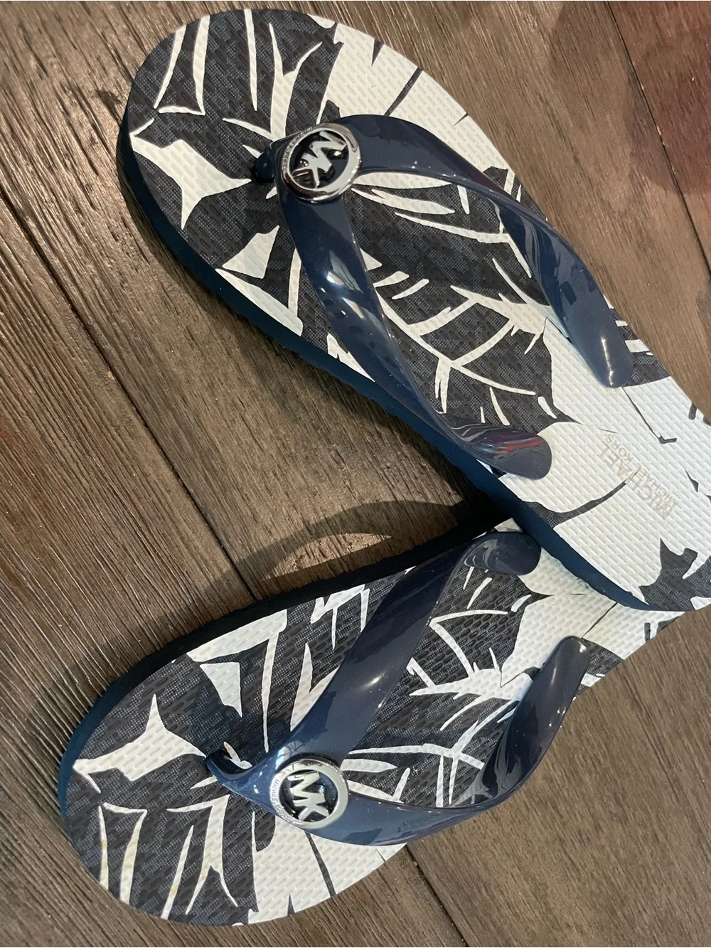 Michael Kors Men’s Navy and White Leaf-Print Flip Flops
